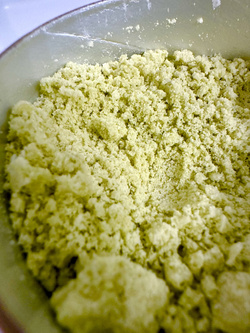 CZARSZKA Młode Listki musujący puder do kąpieli 300 g