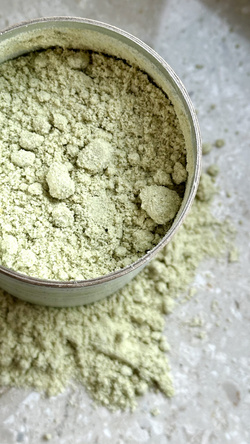 CZARSZKA Matcha na Owsianym musujący puder do kąpieli 300 g